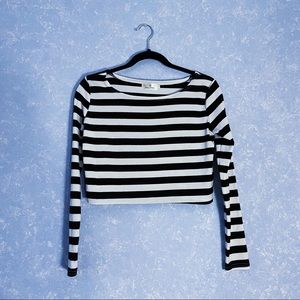 Black and White Striped Long Sleeve Crop Top